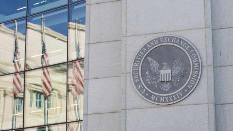Prominent crypto personality, Bryan Lee, faces serious charges of up to 20 years in prison related to an audacious scam, CoinDeal, which allegedly swindled investors of $45 million. The plot involved a group of companies, 'ViRSE,' which falsely projected themselves as leaders in the metaverse and crypto-assets domains. They dangled the lure of substantial returns from a supposed backing by two concealed billionaires. These claims, however, lacked any truth.