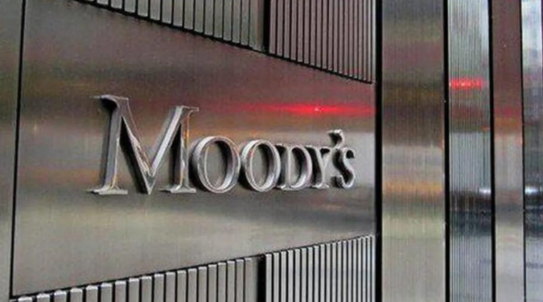 Moody’s Considers Lowering Ratings of Leading U.S. Banks Due to Funding Risks