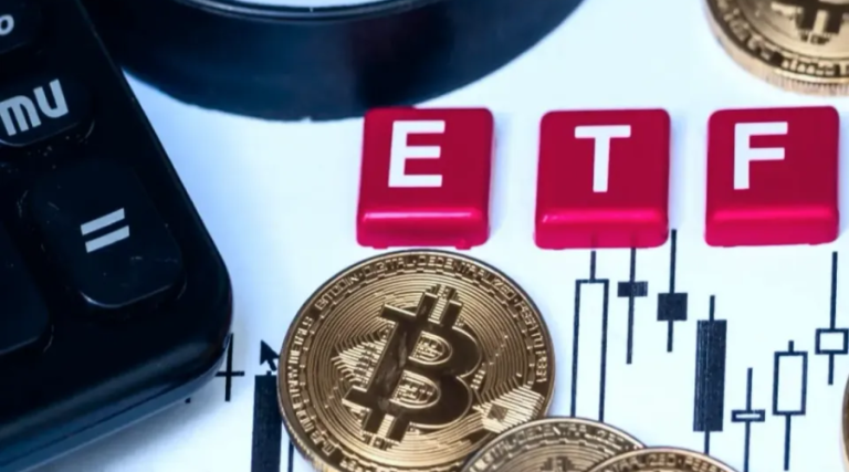 US Bitcoin ETFs Now Hold Around 640K Bitcoins